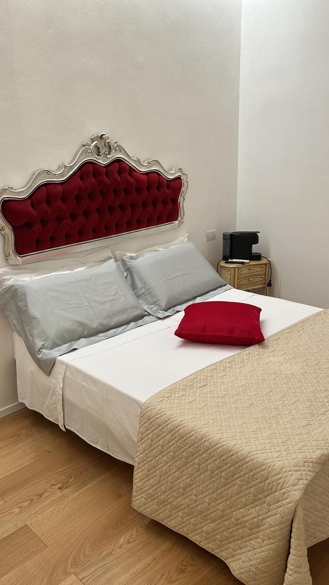 Rosarias Rooms Manfredonia Bagian luar foto