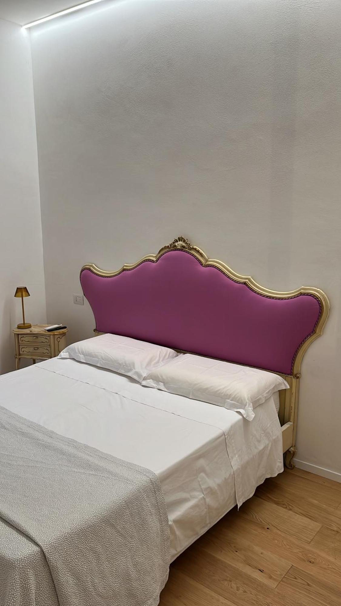 Rosarias Rooms Manfredonia Bagian luar foto